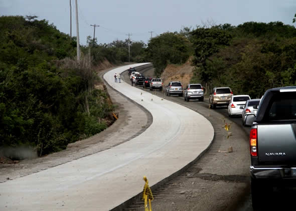 CARRETERA CON CONCRETO